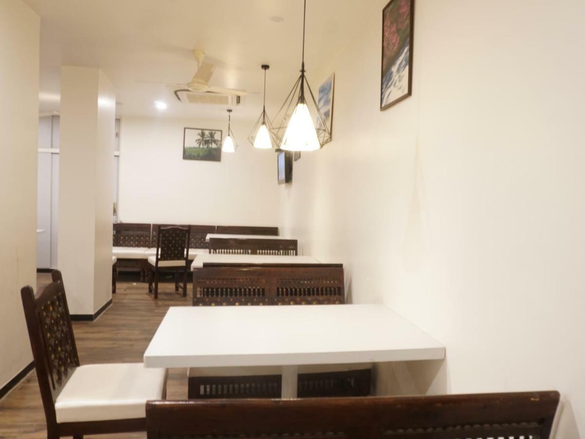 Palette Four Seasons Recreation Resort Jalgaon ภายนอก รูปภาพ
