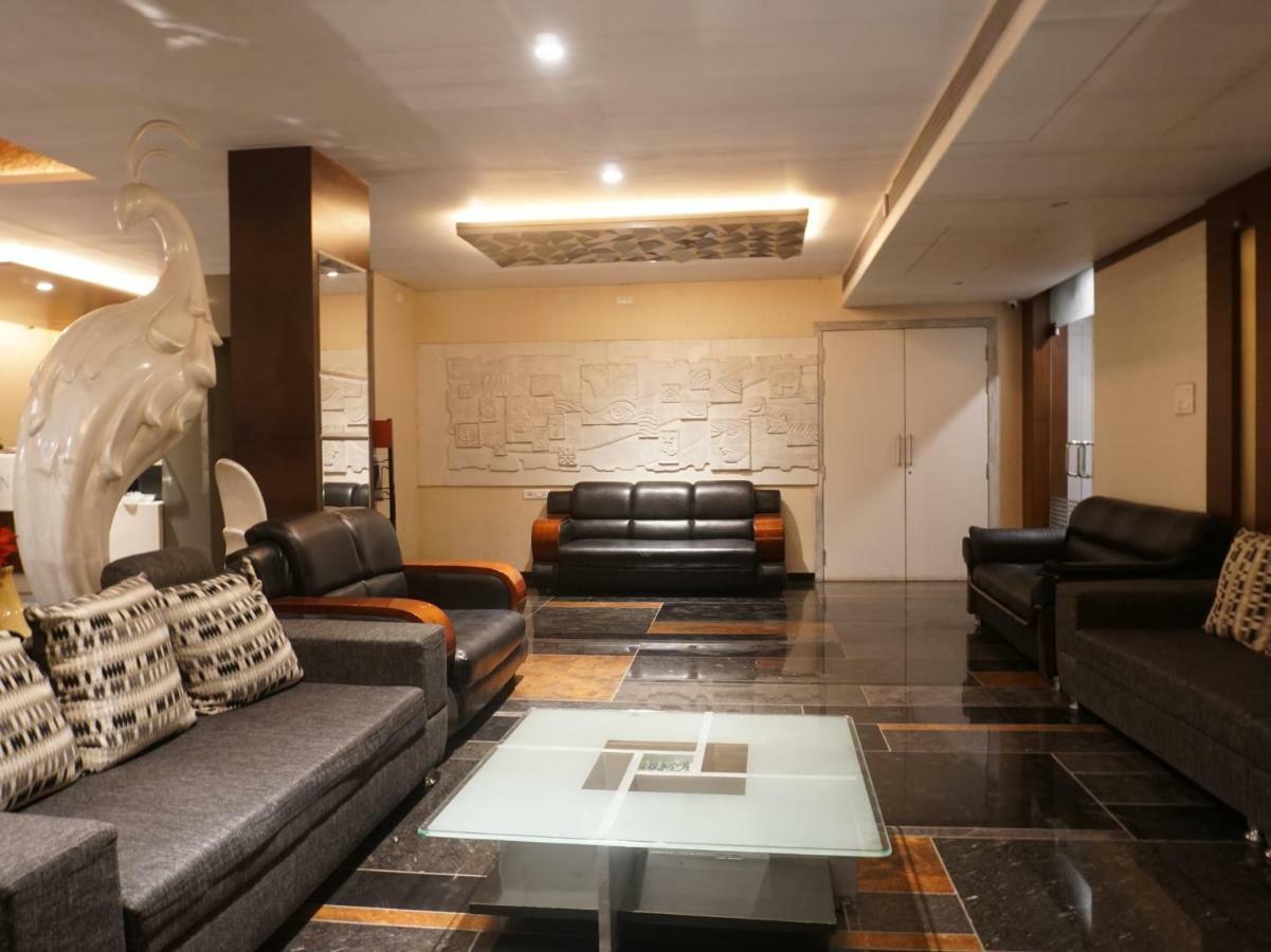 Palette Four Seasons Recreation Resort Jalgaon ภายนอก รูปภาพ