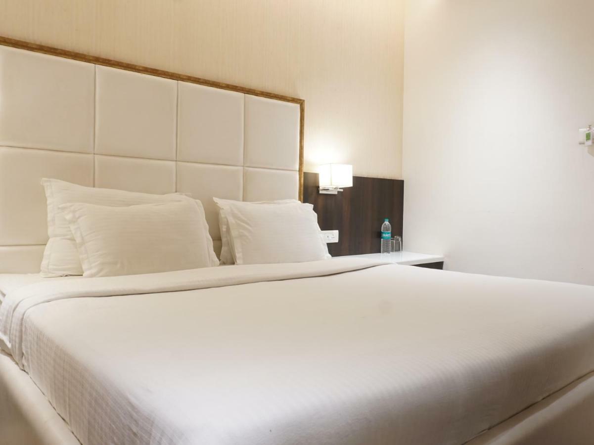 Palette Four Seasons Recreation Resort Jalgaon ภายนอก รูปภาพ