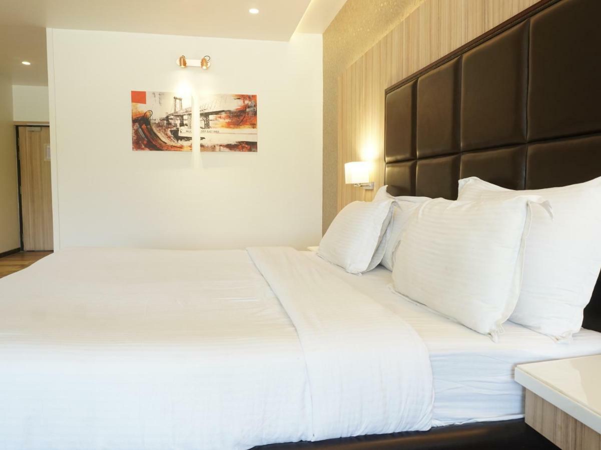 Palette Four Seasons Recreation Resort Jalgaon ภายนอก รูปภาพ