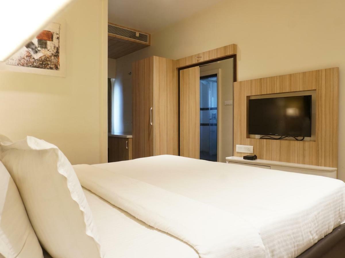 Palette Four Seasons Recreation Resort Jalgaon ภายนอก รูปภาพ