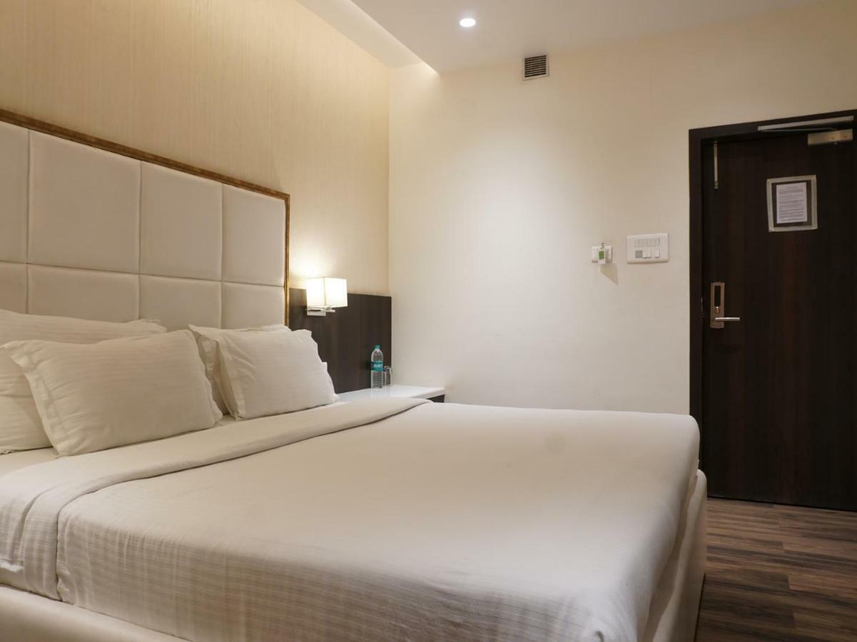 Palette Four Seasons Recreation Resort Jalgaon ภายนอก รูปภาพ